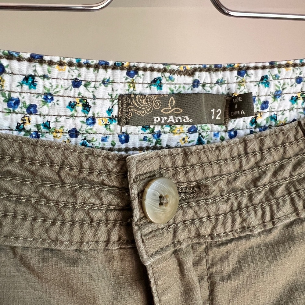 PrAna Women's 12 GREEN Organic Cotton Twill Mari Cropped Capri Pants Hiking - Picture 3 of 6